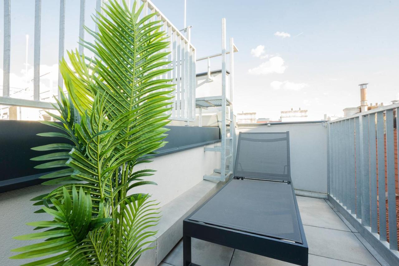 Orestaliving - Penthouse With Designer Renovation Wina Bagian luar foto