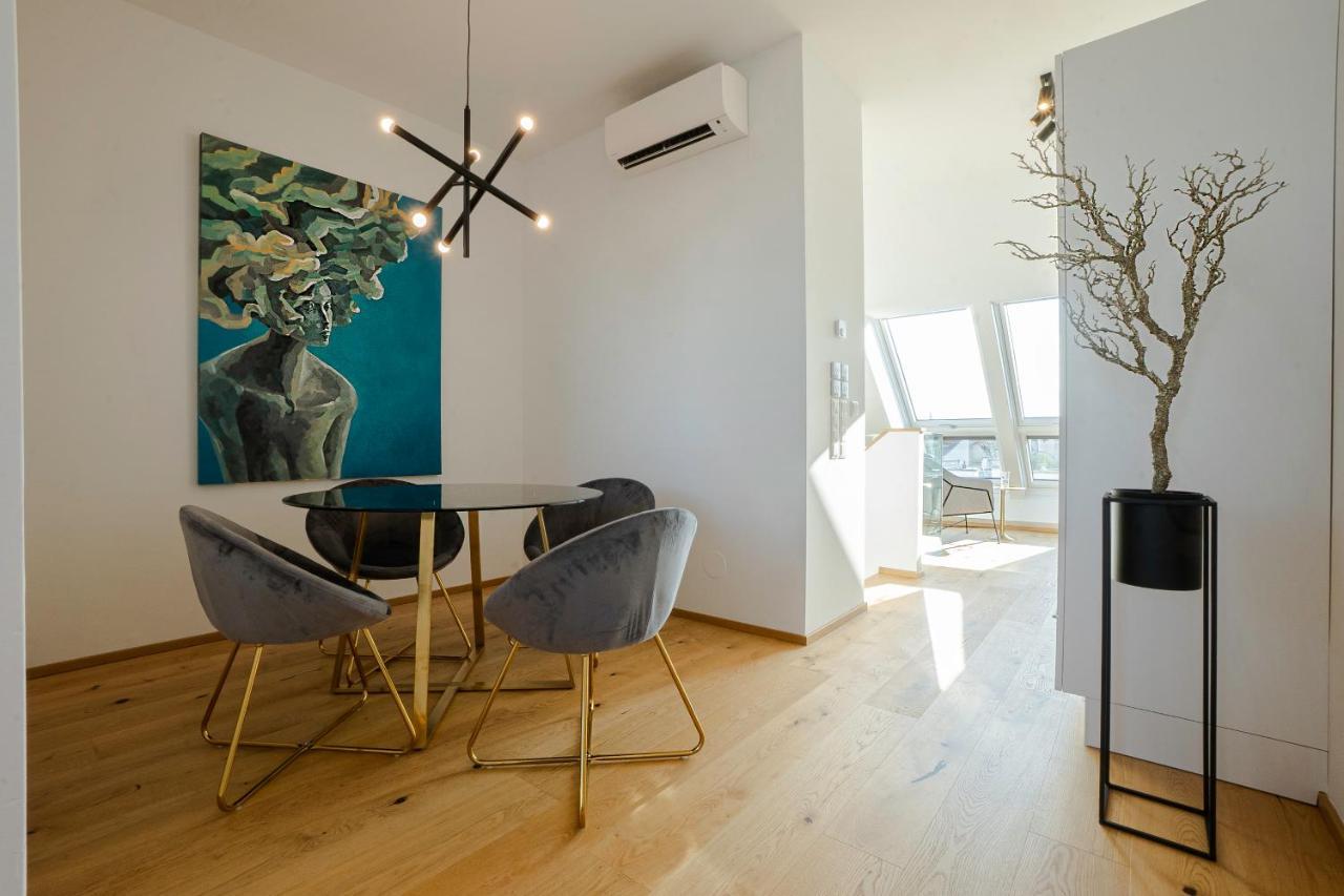 Orestaliving - Penthouse With Designer Renovation Wina Bagian luar foto
