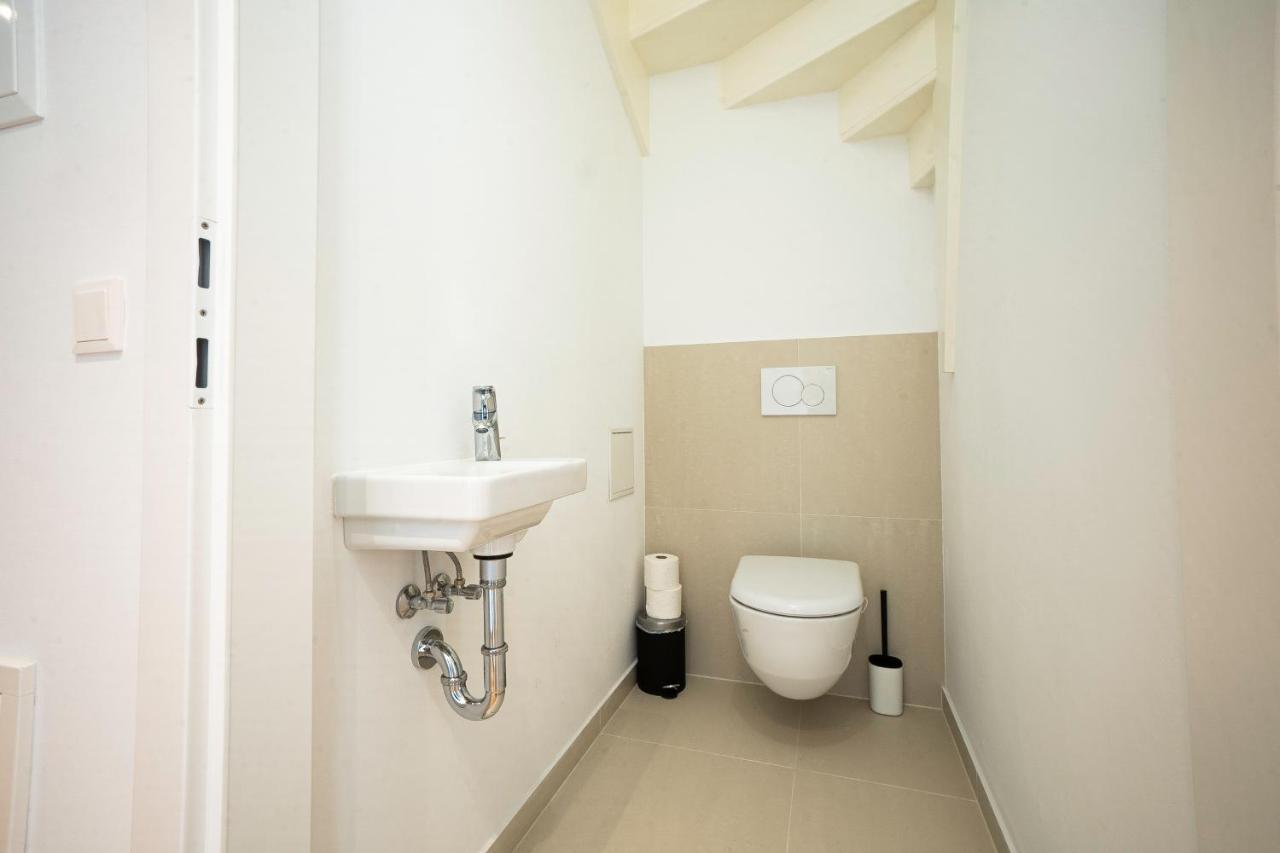 Orestaliving - Penthouse With Designer Renovation Wina Bagian luar foto