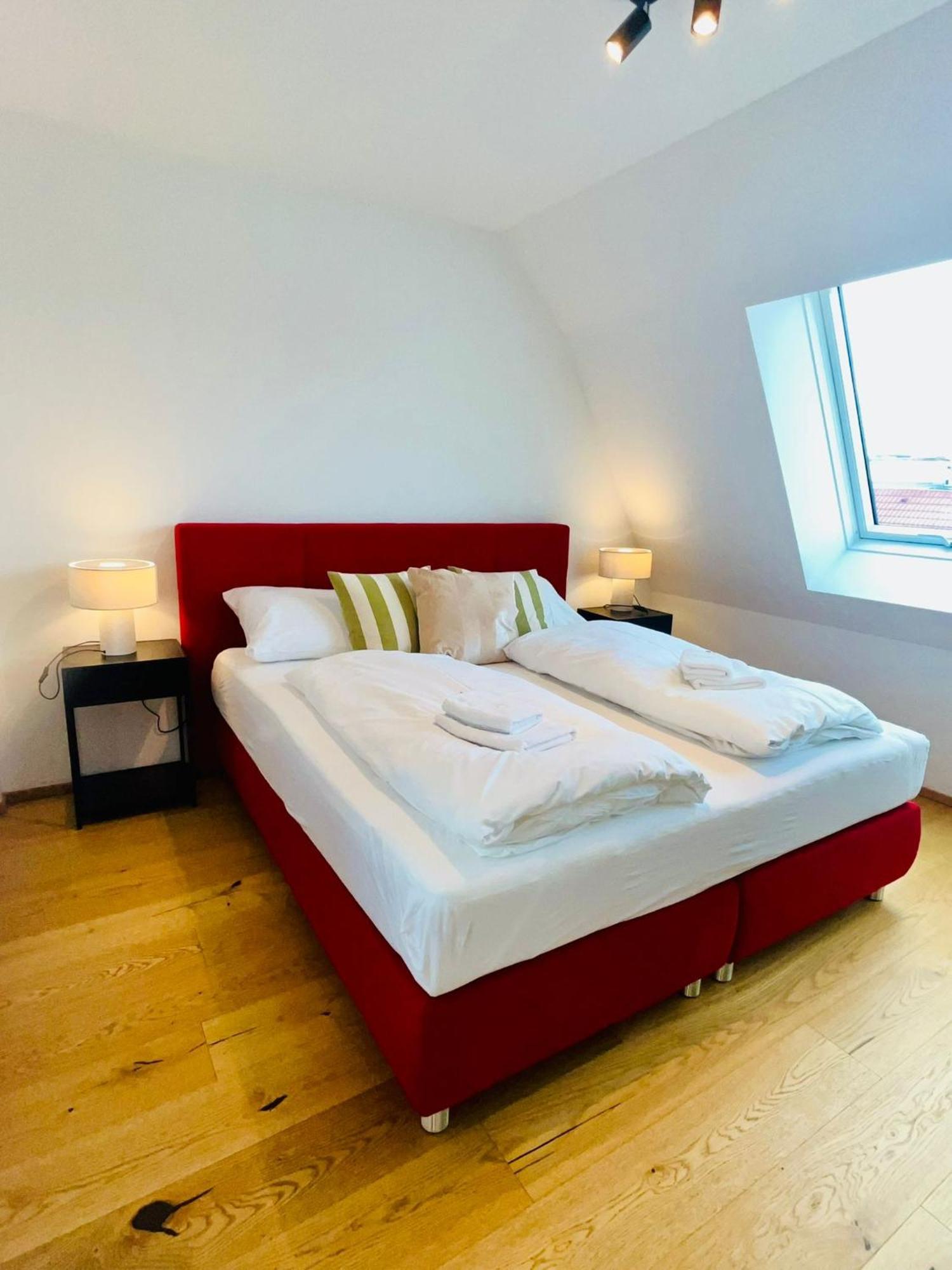 Orestaliving - Penthouse With Designer Renovation Wina Bagian luar foto
